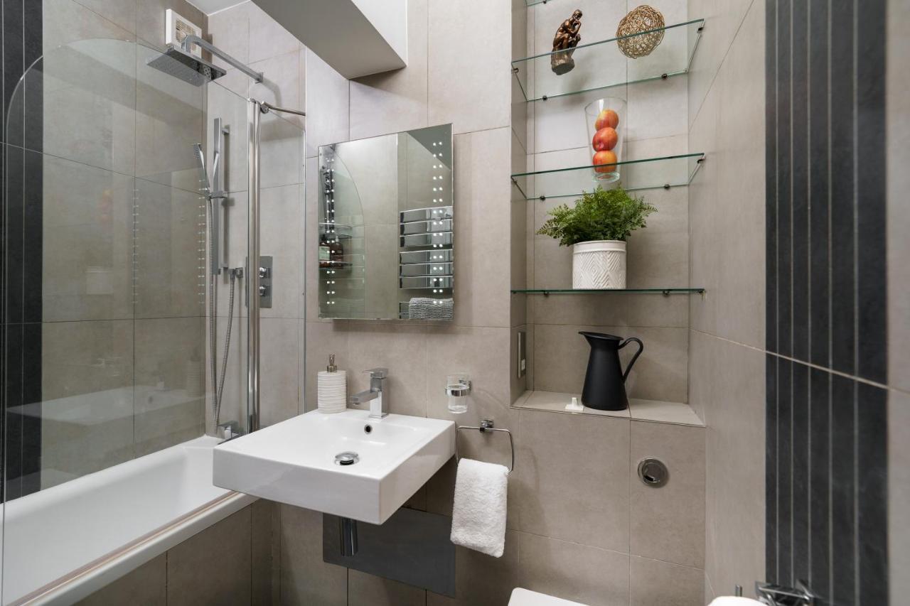 2 Bedr, 3 Beds, 1 Bath Thames, Trafalgar Sq London Exterior photo